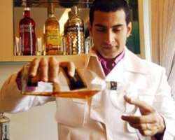 Sudhanshu Pandey consuming alcohol